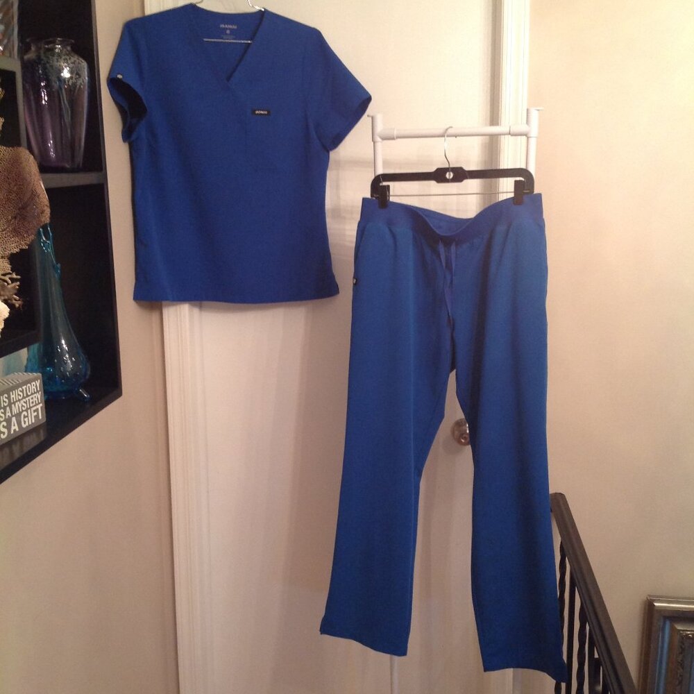 EUC Jaanuu Scrubs Set Pants Shirt Top True Navy Blue L